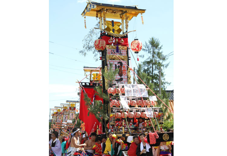 総漆塗りで豪華絢爛な蛸島祭礼のキリコ
