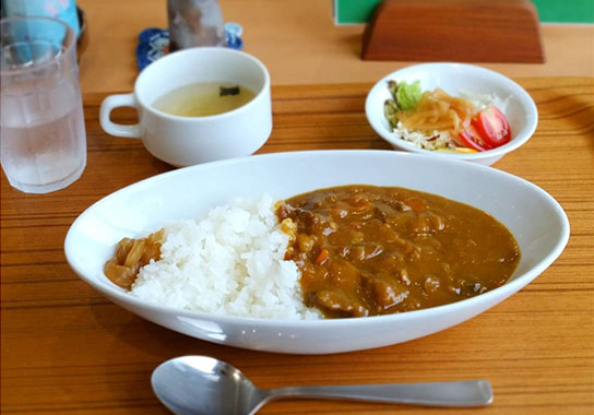 13:40 昼食（寄り道パーキング 若山の庄）