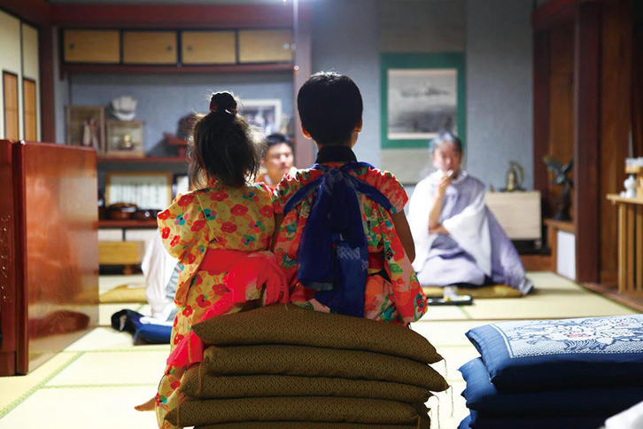 祭りの日の子どもたち