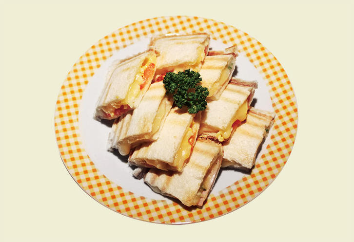 三次会のシメは「ホットサンド」が珠洲流