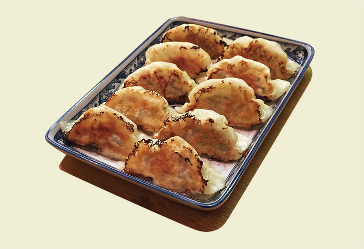 飲んだあとは、おそば屋さんの「焼き餃子」