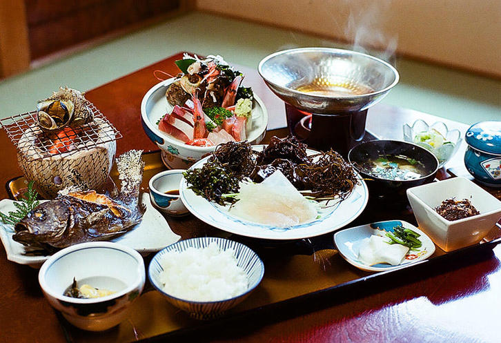 目と舌で味わう海藻しゃぶしゃぶ