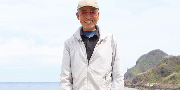 at 海の近く